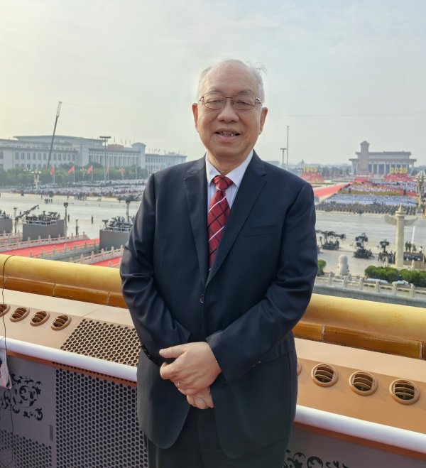 云操盘 数学大师丘成桐谈阅兵观礼：震撼之外 更见基础科学战略价值