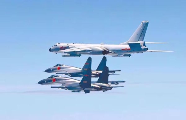 钱生财 美通过涉台法案不到72小时，中美军机台海对峙，解放军反应不寻常